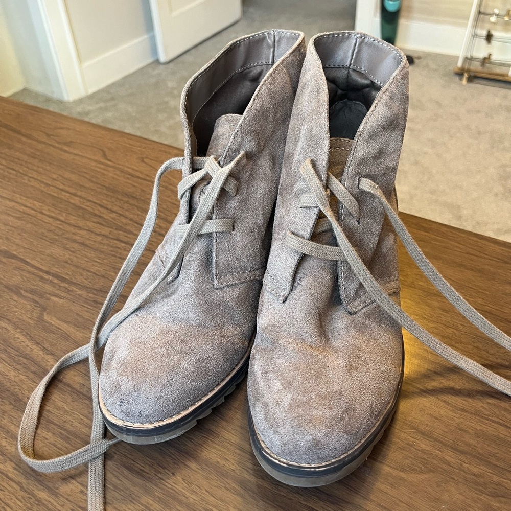 Cute Merona suede heel booties